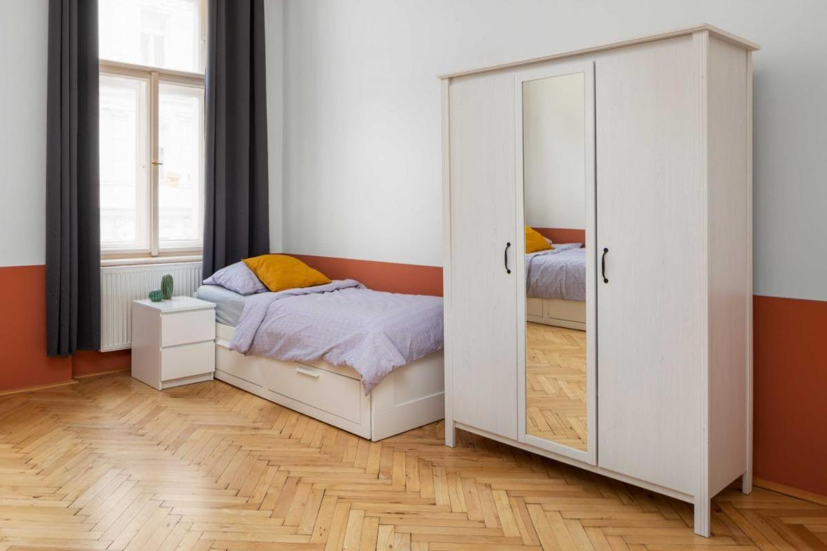 Letna Apartments Прага Екстер'єр фото